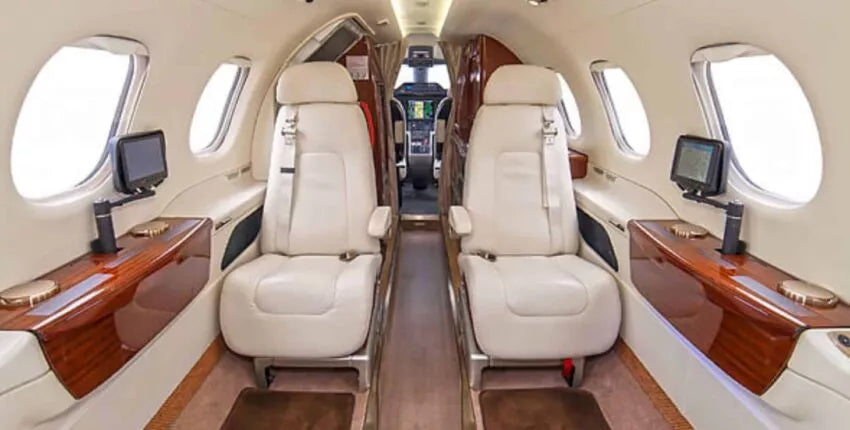 EMBRAER Phenom 300
