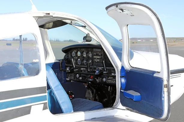 PIPER CHEROKEE 140  1977 ..