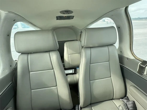 Bechcraft B55 BARO 1964