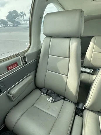 Bechcraft B55 BARO 1964