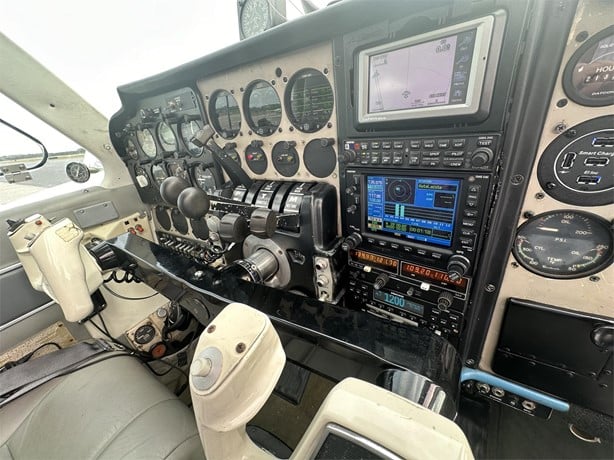 Bechcraft B55 BARO 1964