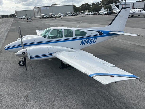 Bechcraft B55 BARO 1964