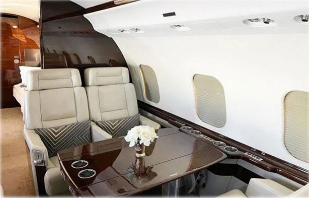Bombardier GlobaI Express Jet Aircraft 2001 .