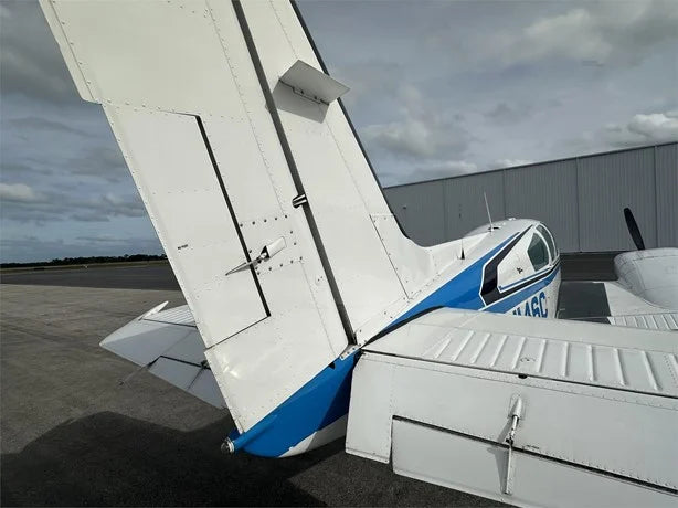 Bechcraft B55 BARO 1964