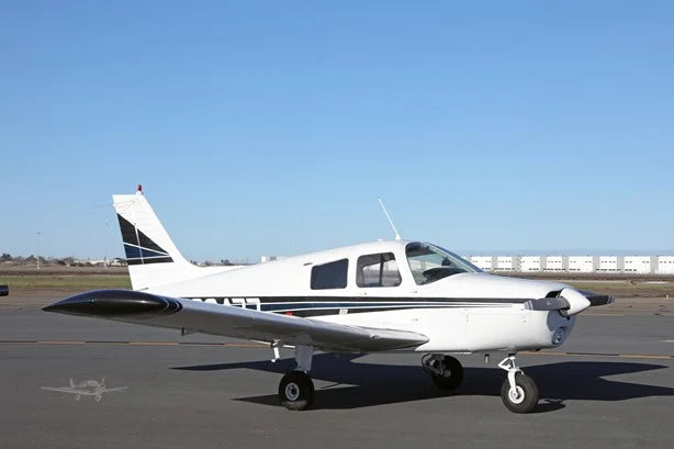 PIPER CHEROKEE 140  1977 ..