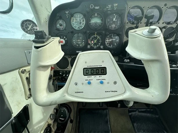 Bechcraft B55 BARO 1964