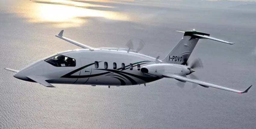 PIAGGIO AVANTI P 180 .